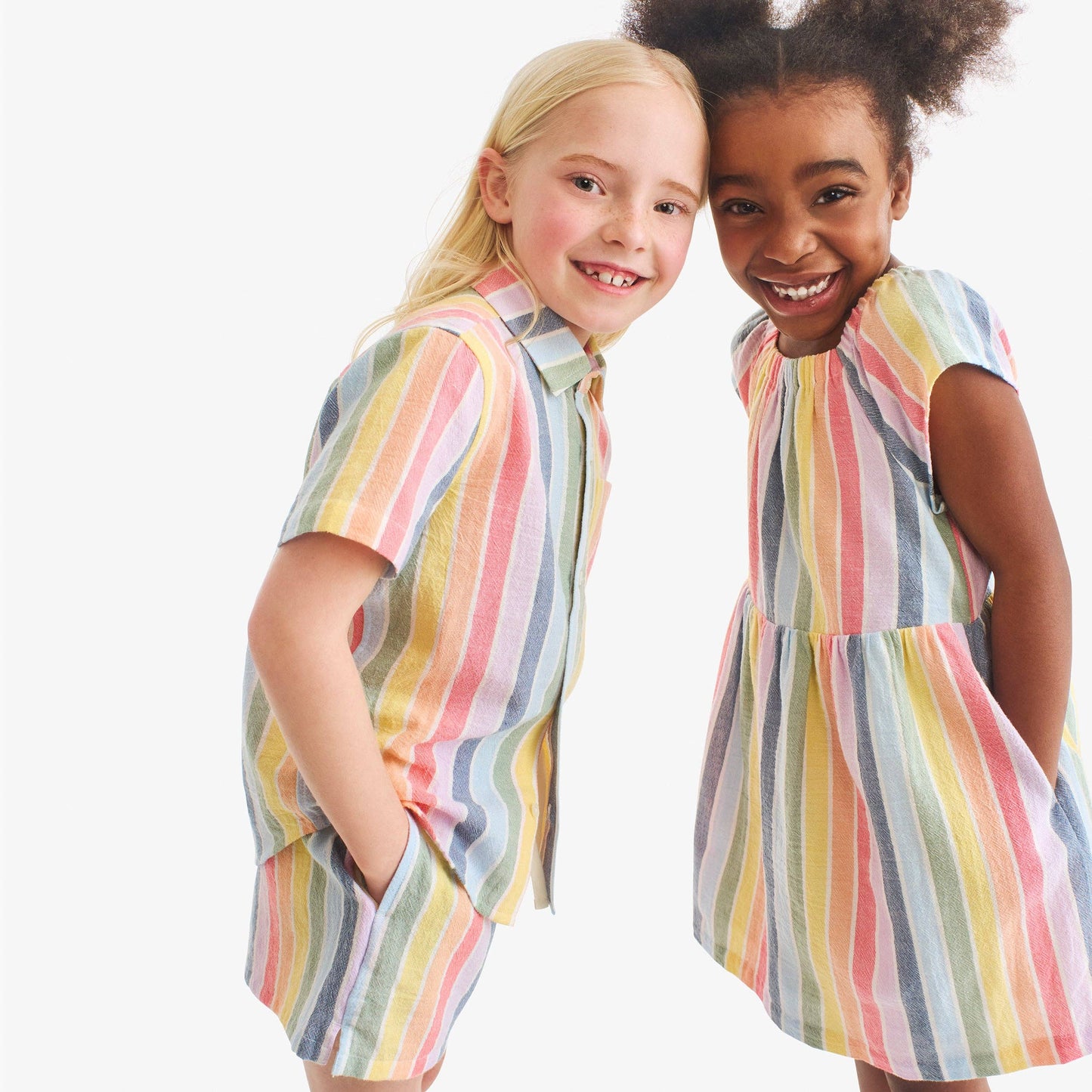 Kids beach short in rainbow stripe